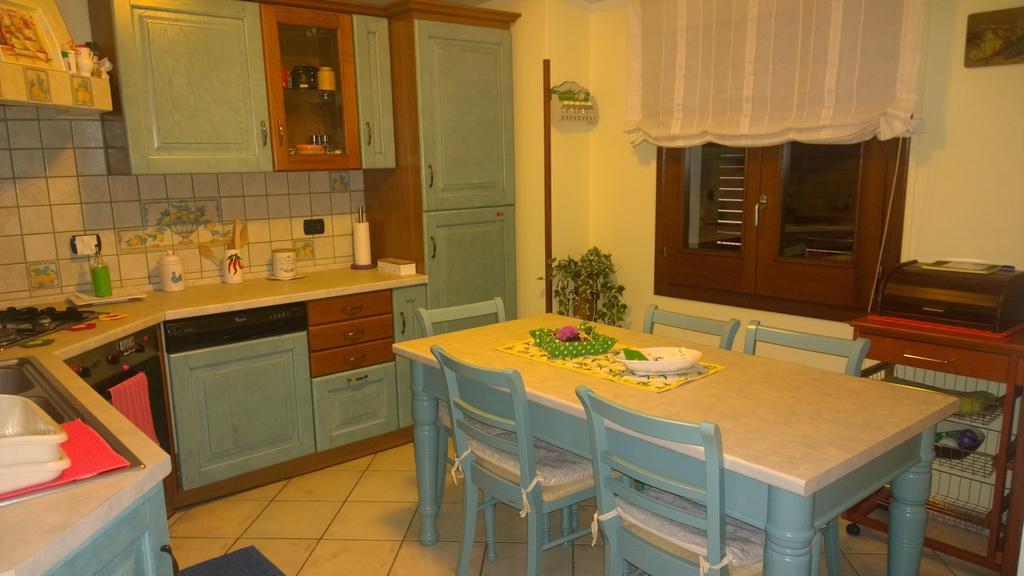 Casa Rosina Apartment Orosei Bilik gambar